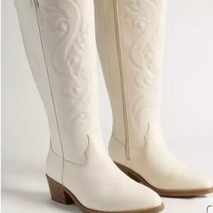 Torrid boots size 11.5. With tags. Received wrong size, never been worn